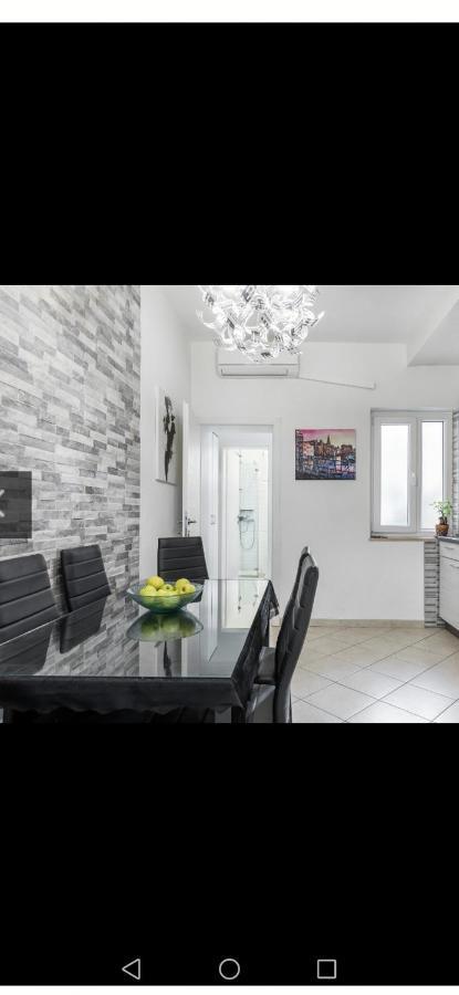 Apartment Mary สปลิท ภายนอก รูปภาพ
